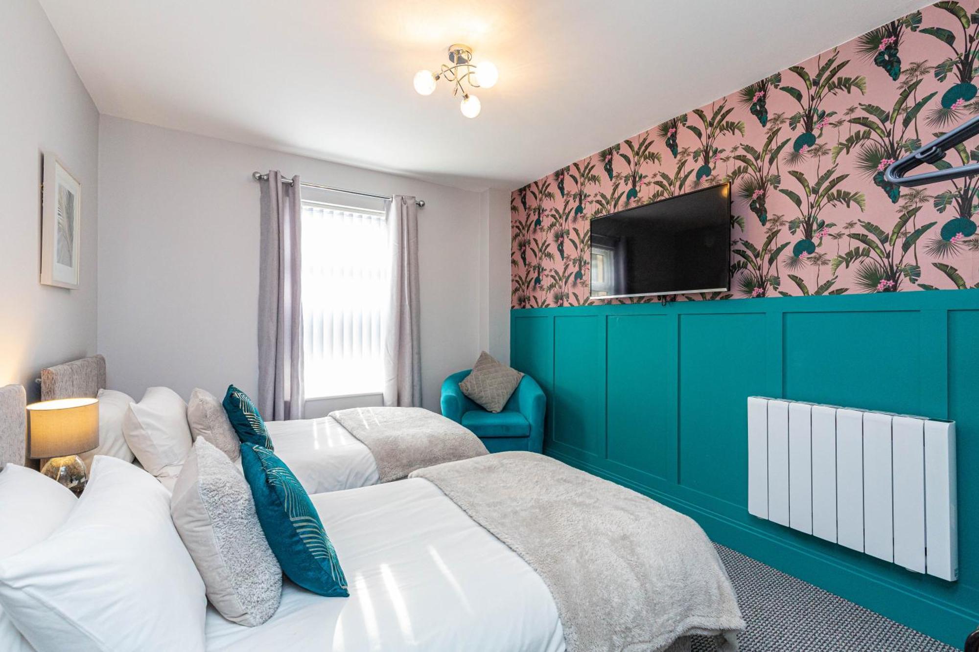 Beachfront Apartment 3 Bedrooms Sleeps 7 - Gateway To The Lake District - Newly Refurbished Morecambe Exterior foto
