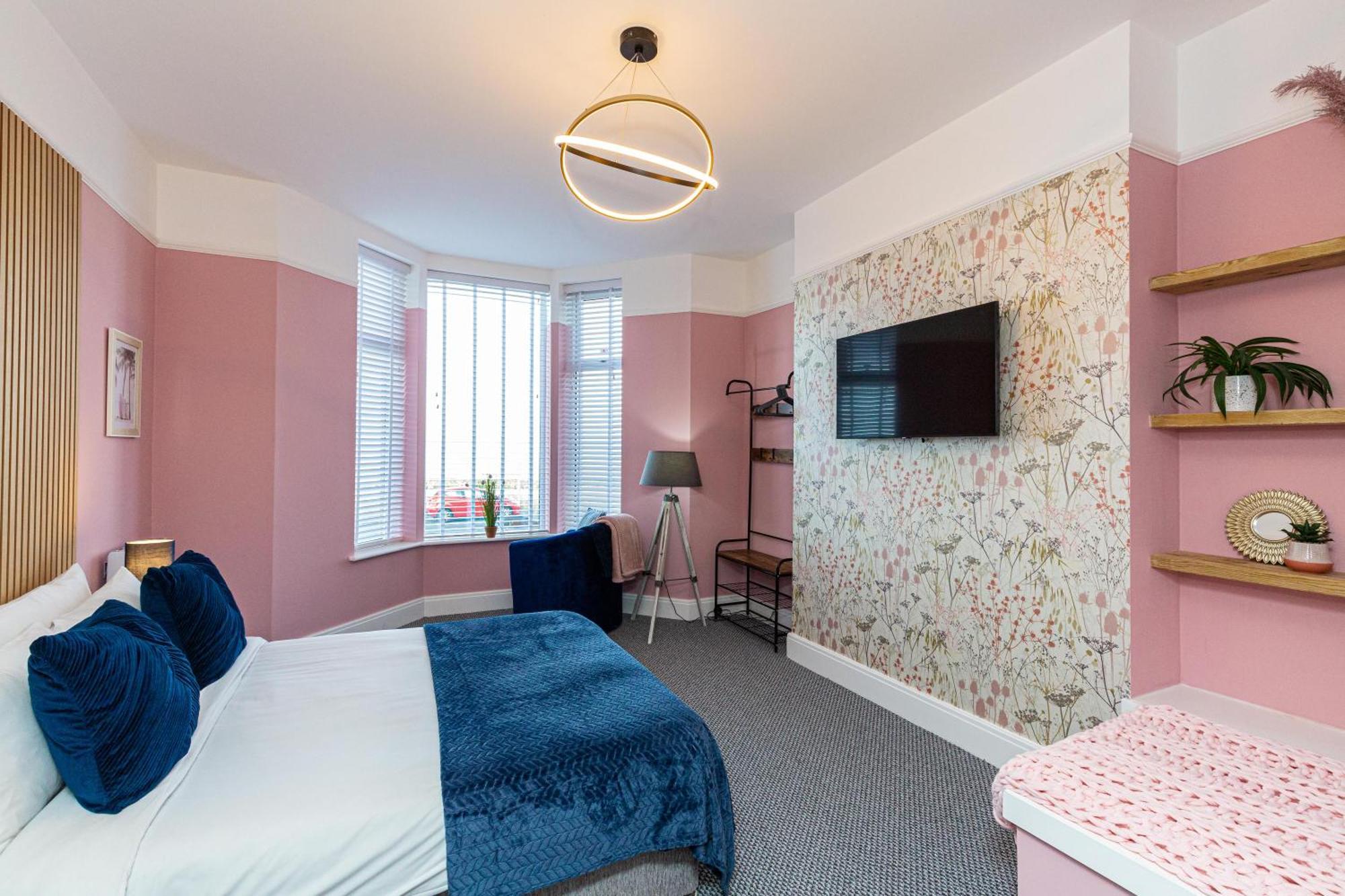 Beachfront Apartment 3 Bedrooms Sleeps 7 - Gateway To The Lake District - Newly Refurbished Morecambe Exterior foto